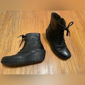 Fly London Ygot newish size 9 40 Nevada Black